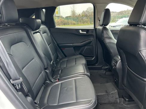 Used 2020 Ford Escape Titanium image 13