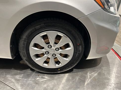 Used 2015 Hyundai Accent GLS image 17