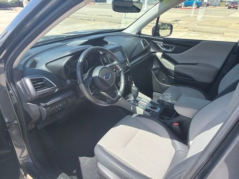 Used 2023 Subaru Forester Premium AWD/4WD image 3