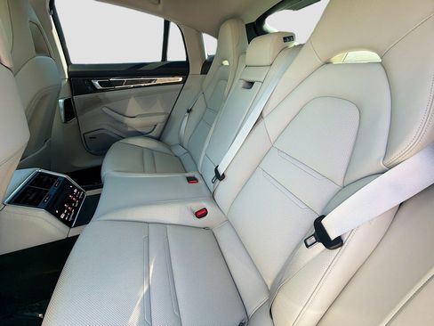 Used 2023 Porsche Panamera 4S w/ Premium Package image 20