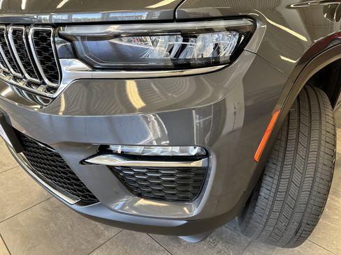 Used 2022 Jeep Grand Cherokee Limited w/ Trailer Tow Prep Group (B) image 19