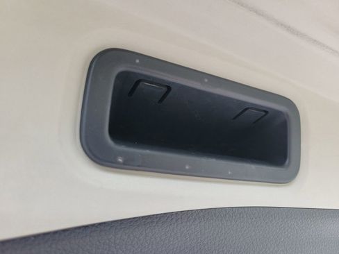 Certified 2020 Nissan Rogue SV FWD image 13