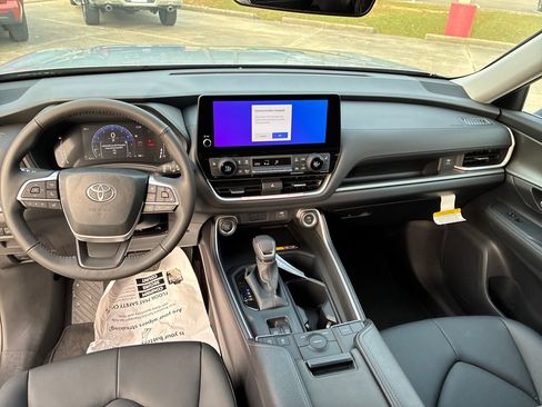 New 2026 Toyota Grand Highlander XLE image 18