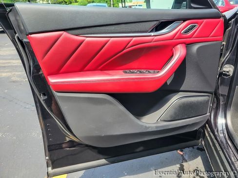 Used 2022 Maserati Levante Modena image 19