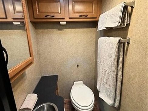 Used 2014 Ford E-450 and Econoline 450 Super Duty w/ Motorhome Prep Package RWD image 26