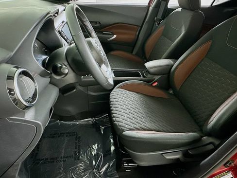 Used 2021 Nissan Kicks SR w/ Interior Electronics Package FWD image 9
