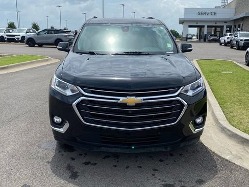 Used 2020 Chevrolet Traverse LT w/ Driver Confidence II Package AWD/4WD image 2