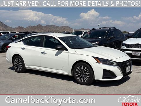 Used 2025 Nissan Altima 2.5 SV FWD image 1