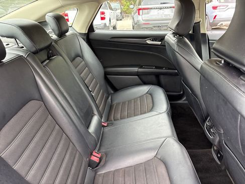 Used 2018 Ford Fusion SE w/ Equipment Group 601A image 30