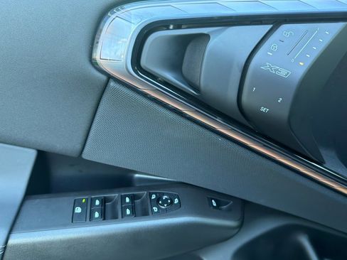 Used 2025 BMW X3 xDrive30i w/ Premium Package image 12