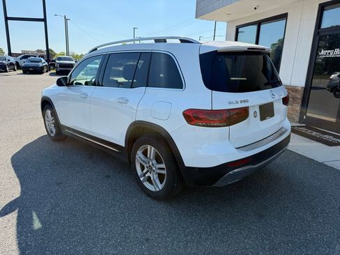 Used 2022 Mercedes-Benz GLB 250 4MATIC image 6