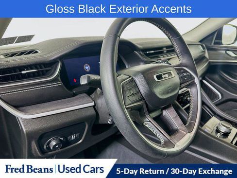 Certified 2023 Jeep Grand Cherokee L Limited w/ Luxury Tech Group II AWD/4WD image 11
