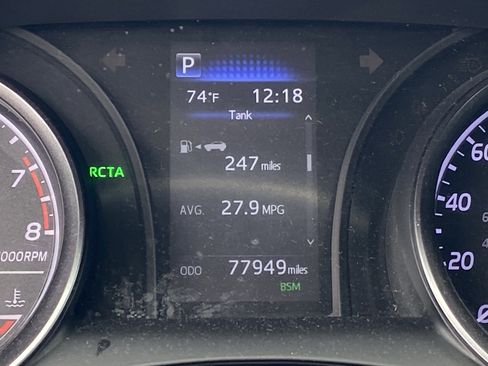 Used 2021 Toyota Camry SE w/ Convenience Package image 8