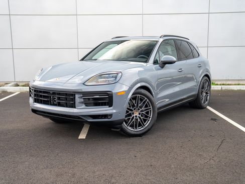 New 2026 Porsche Cayenne image 1