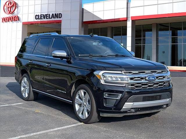 Used 2023 Ford Expedition Platinum AWD/4WD image 2