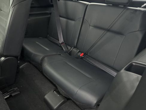 Used 2024 Mitsubishi Outlander SE image 11