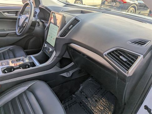 Used 2024 Ford Edge SEL image 34