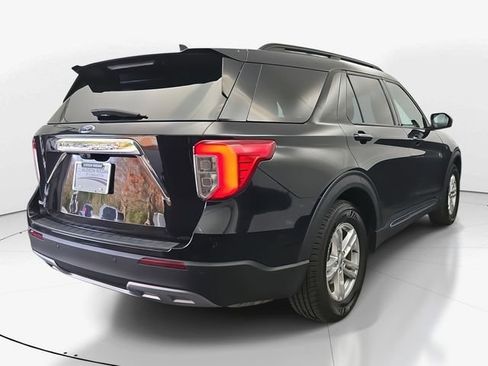 Used 2023 Ford Explorer XLT w/ Equipment Group 202A image 8