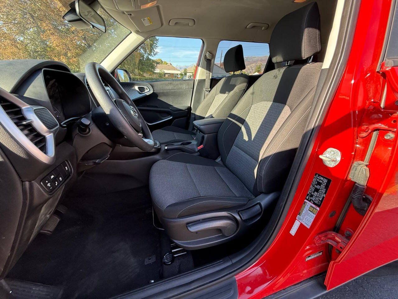 Used 2020 Kia Soul S FWD image 10