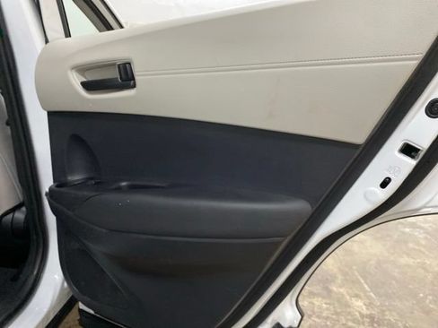 Used 2024 Toyota Corolla Cross L FWD image 66