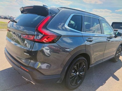 Used 2024 Honda CR-V Sport Touring image 3