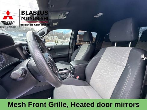 Used 2021 Toyota Tacoma TRD Sport w/ Technology Package image 10