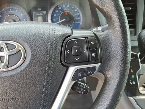 Used 2020 Toyota Sienna L FWD image 17