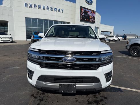 Used 2024 Ford Expedition Max Limited image 3