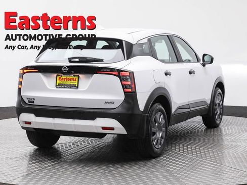 Used 2025 Nissan Kicks S image 5