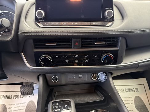 Used 2023 Nissan Rogue S FWD image 9