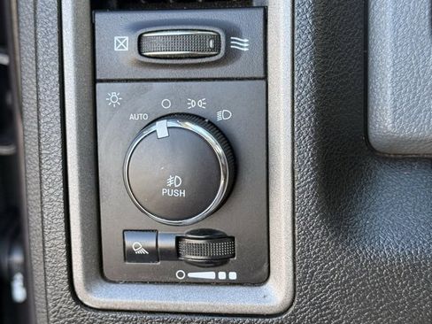 Used 2017 RAM 1500 Express image 22