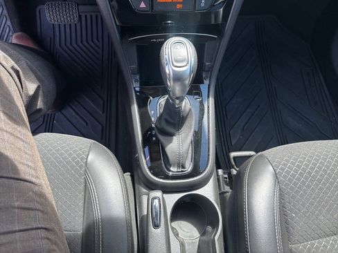 Used 2022 Buick Encore Preferred w/ Safety Package II AWD/4WD image 31