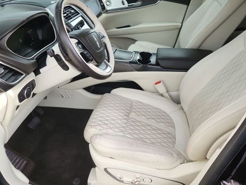 Used 2020 Lincoln Nautilus Black Label w/ Cargo Utility Package image 7