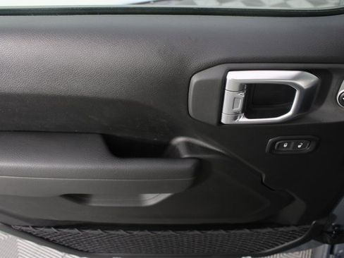 New 2026 Jeep Gladiator Willys image 13