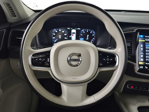Used 2020 Volvo XC90 T5 Momentum AWD/4WD image 17