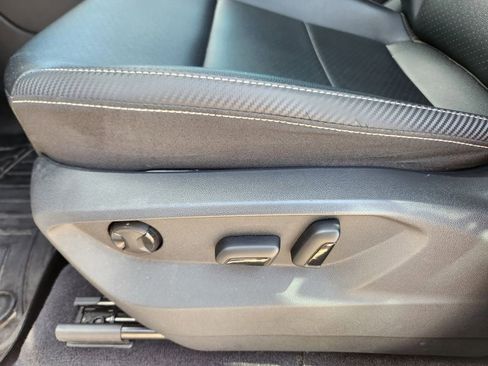 Used 2021 Volkswagen Atlas Cross Sport SE image 8