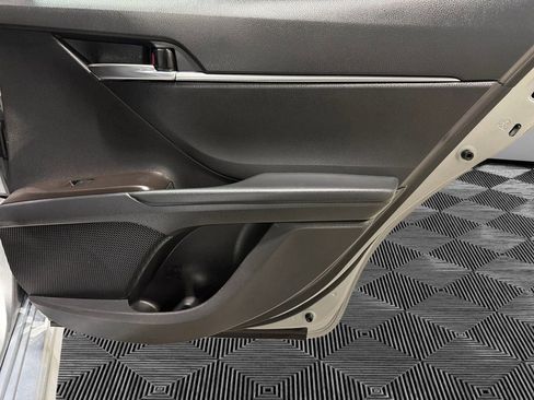 Used 2024 Toyota Camry SE image 15