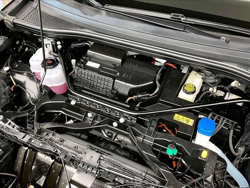 Used 2025 Audi Q4 e-tron Premium Plus w/ Premium Plus image 30