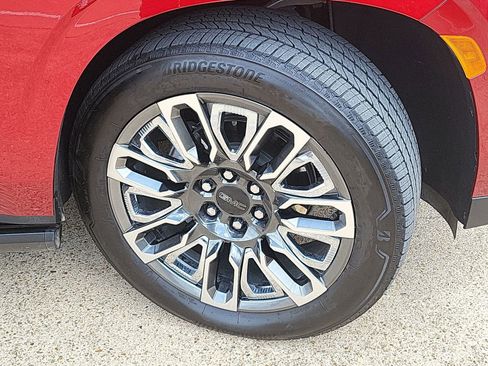 Certified 2023 GMC Yukon Denali Ultimate image 34