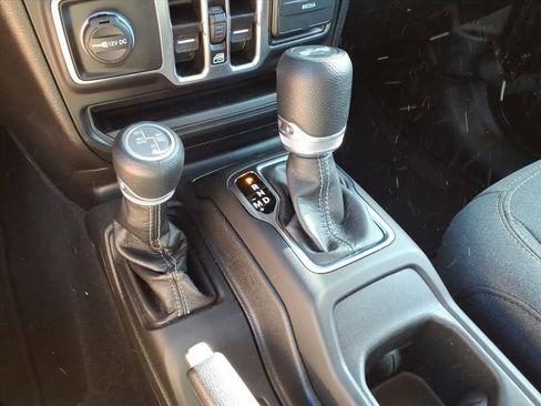 Certified 2025 Jeep Wrangler Unlimited Sahara AWD/4WD image 14