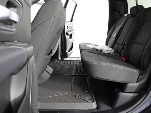 New 2026 RAM 1500 4x4 Crew Cab image 16