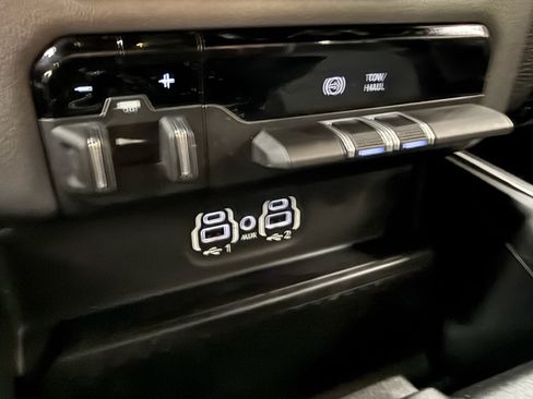 Used 2022 RAM 2500 Big Horn w/ Level A Equipment Group AWD/4WD image 38