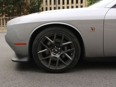 Used 2018 Dodge Challenger R/T Scat Pack RWD image 11