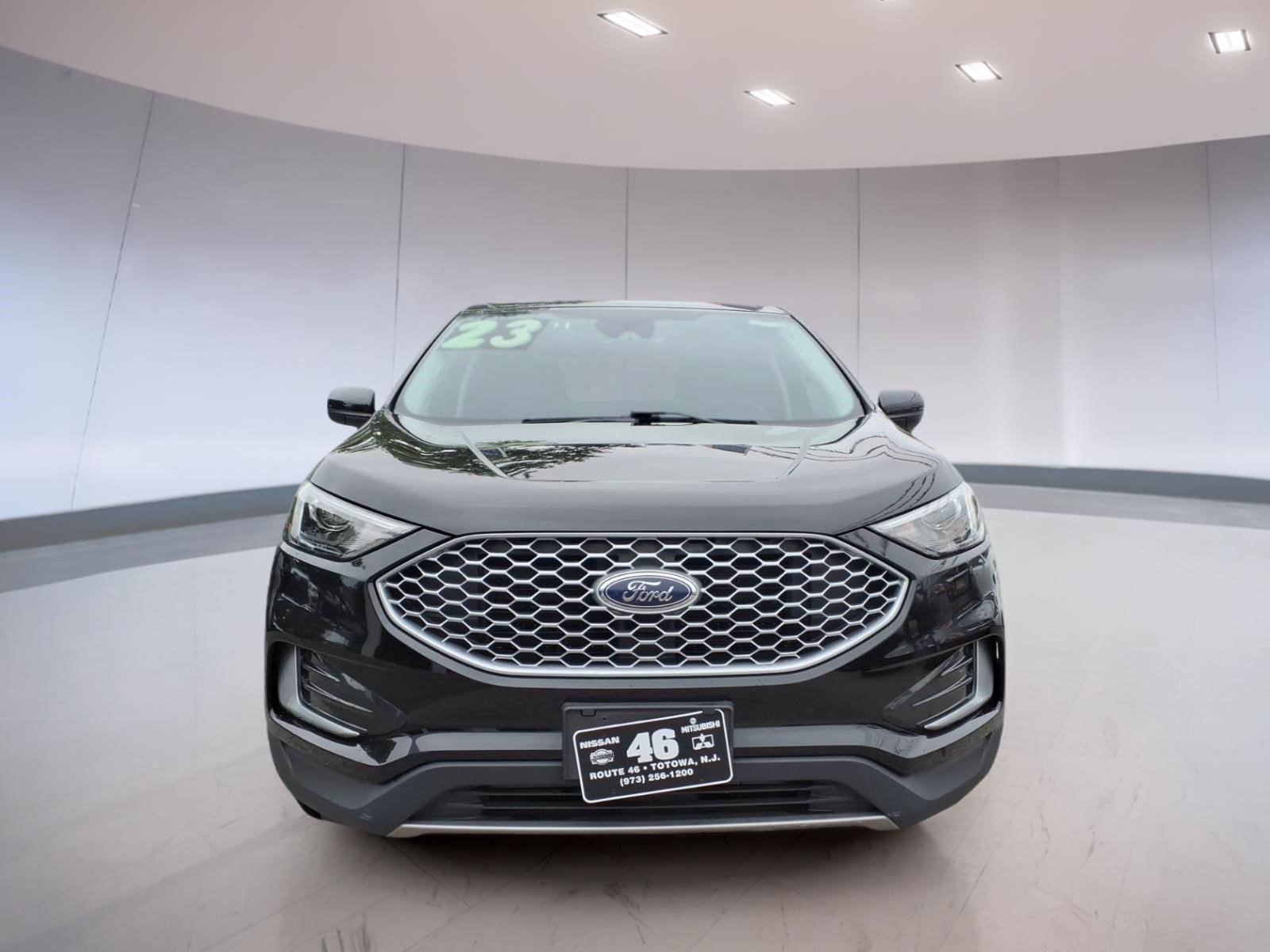 Used 2023 Ford Edge SEL AWD/4WD image 2