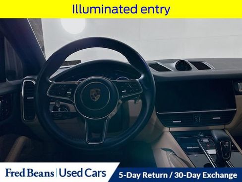 Used 2023 Porsche Cayenne Platinum Edition image 28