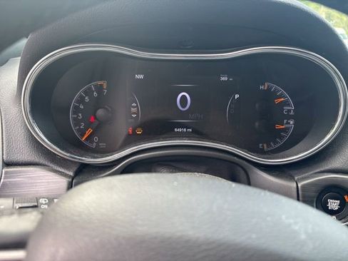 Used 2021 Jeep Grand Cherokee Laredo X AWD/4WD image 9