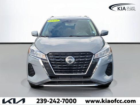 Used 2021 Nissan Kicks SV w/ Interior Electronics Package FWD image 2
