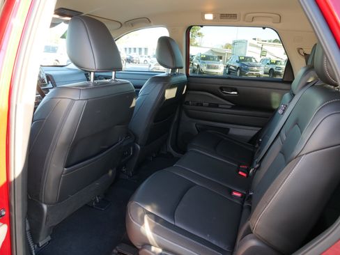 Used 2023 Nissan Pathfinder SL w/ Lighting Package (N92) image 16