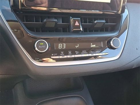 Used 2023 Toyota Corolla LE image 16
