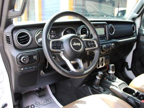Used 2023 Jeep Wrangler Unlimited Sahara w/ Cold Weather Group AWD/4WD image 15
